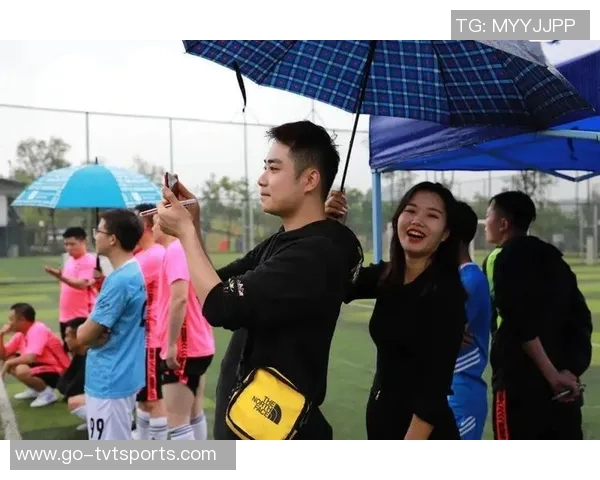 最美足球宝贝展现青春风采与运动激情的完美结合